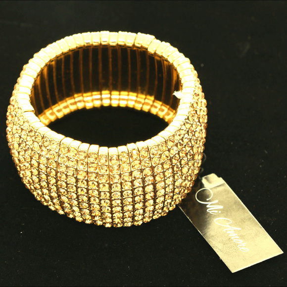Mi Amore Jewelry - NEW for the Holidays Gold Bling Stretch Bracelet